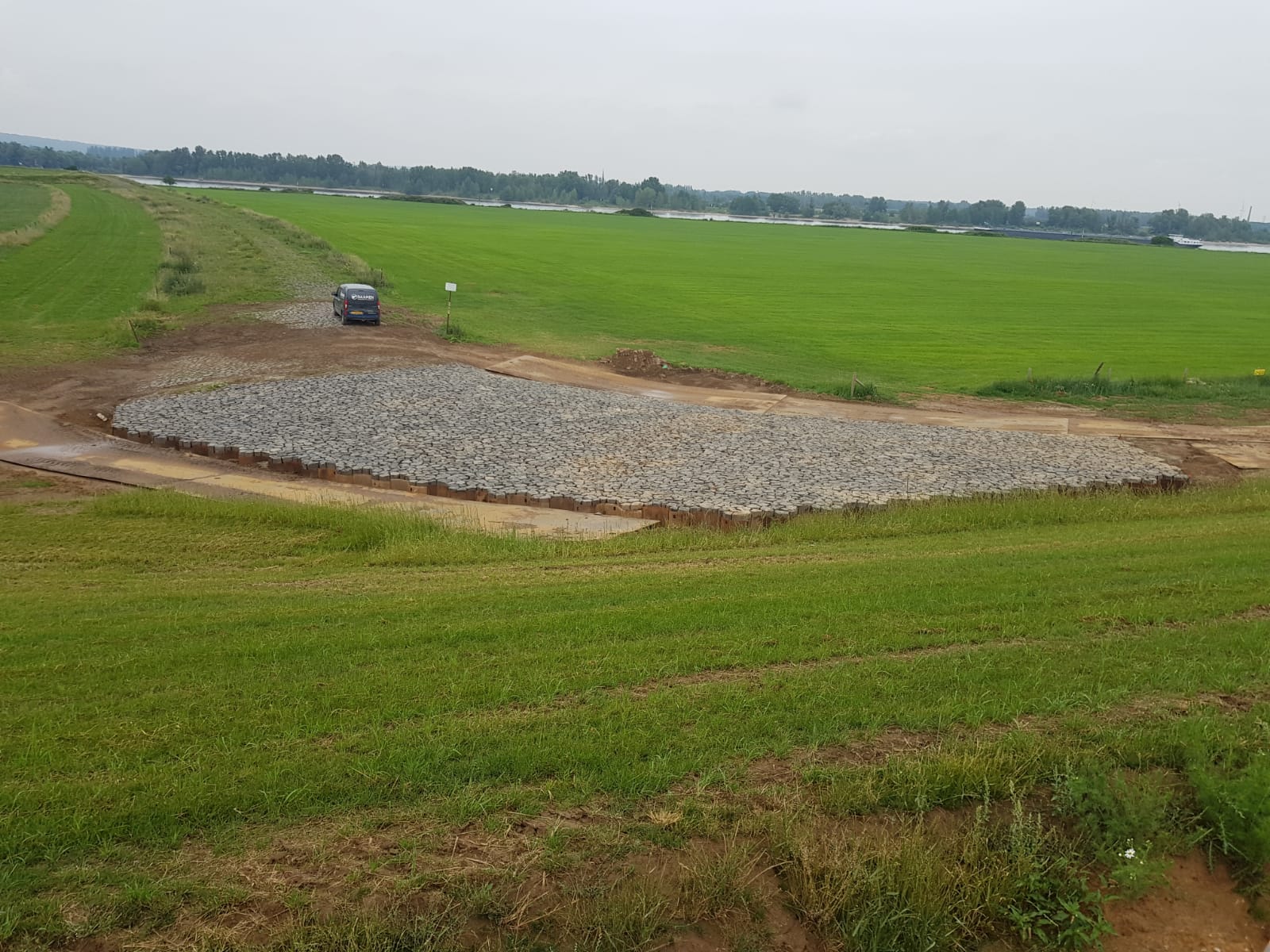 Zetten op gebroken puin